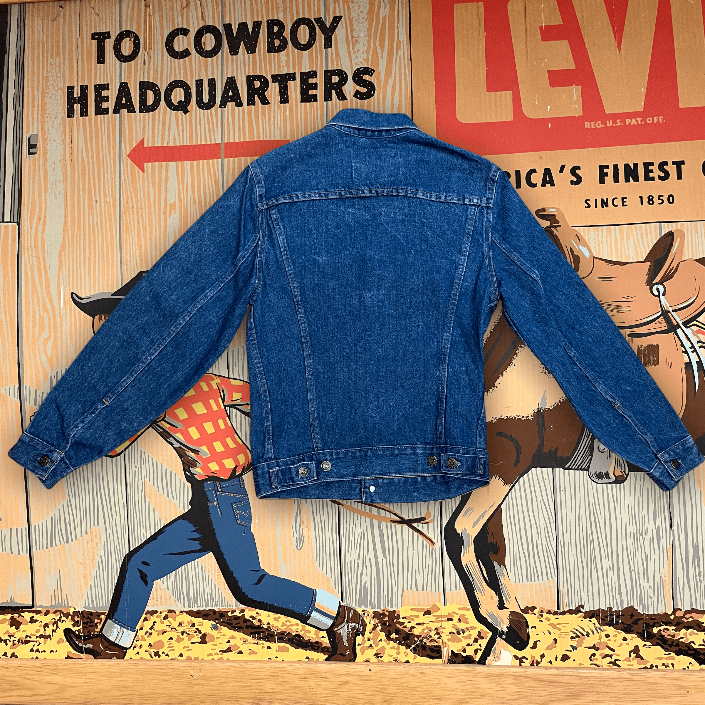 1111 Levi's Deadstock 2 Pocket Red Tab Mid-Wash Made in Canada Vintage Denim Trucker Jacket Size S Tops Public Butter 