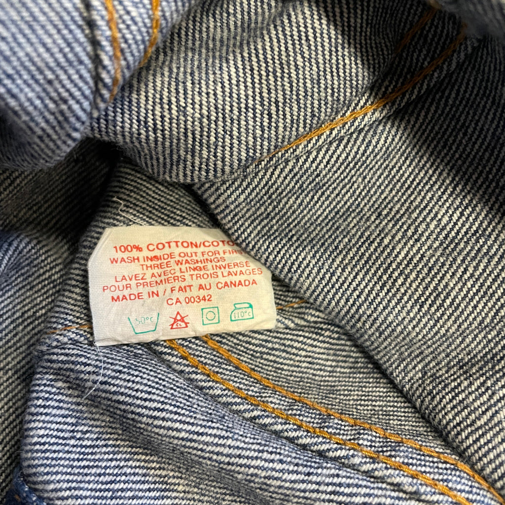 1111 Levi's Deadstock 2 Pocket Red Tab Mid-Wash Made in Canada Vintage Denim Trucker Jacket Size S Tops Public Butter 