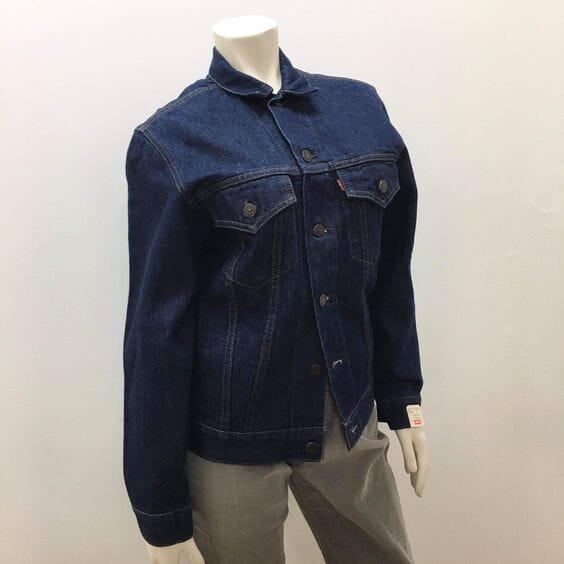 Levi's Deadstock 2 Pocket Red Tab Mid-Wash Made in Canada Vintage Denim Trucker Jacket Size S Jackets & Coats Black Market 