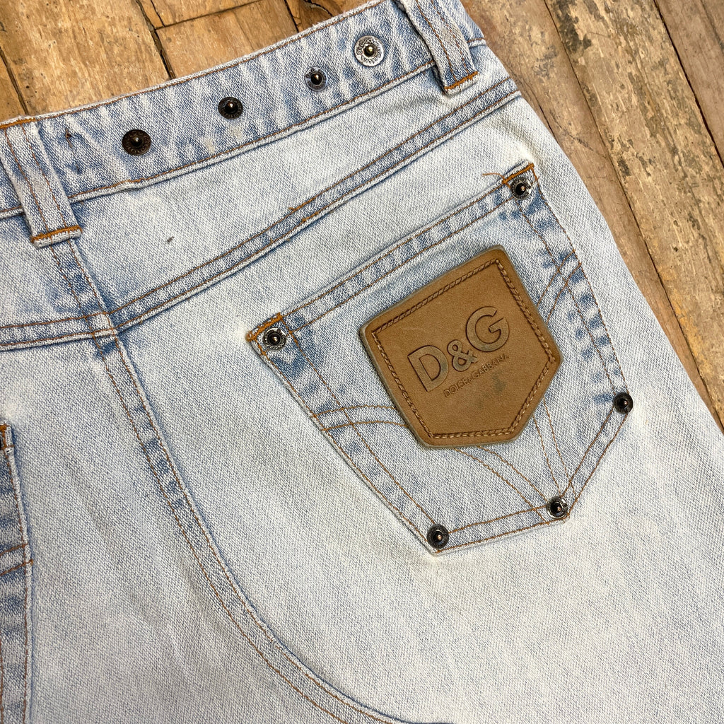 Vintage D&G Dolce & Gabbana Designer Made in Italy Light Wash Denim Rivet Skirt Size M Bottoms Public Butter 