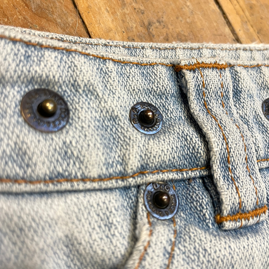 Vintage D&G Dolce & Gabbana Designer Made in Italy Light Wash Denim Rivet Skirt Size M Bottoms Public Butter 