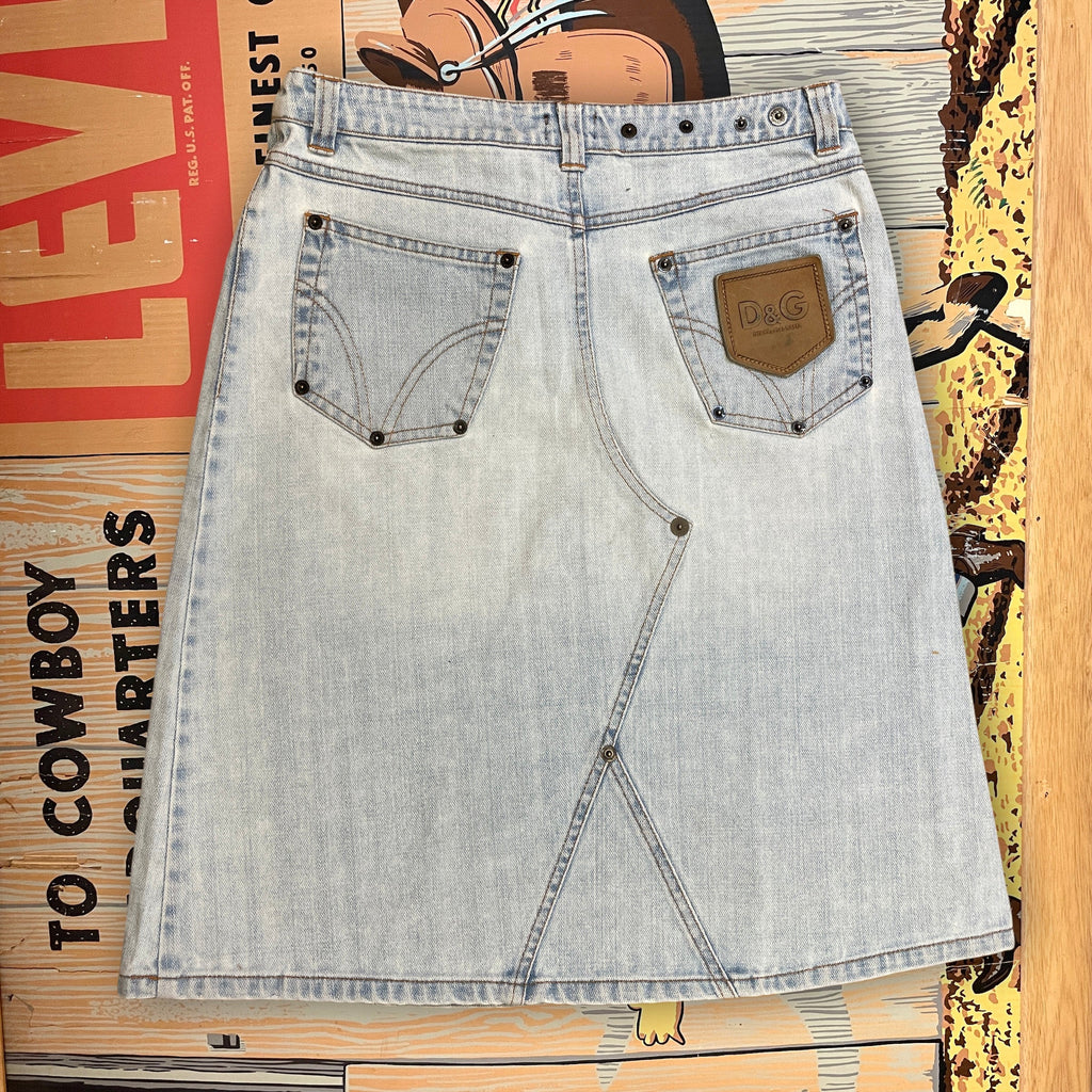Vintage D&G Dolce & Gabbana Designer Made in Italy Light Wash Denim Rivet Skirt Size M Bottoms Public Butter 